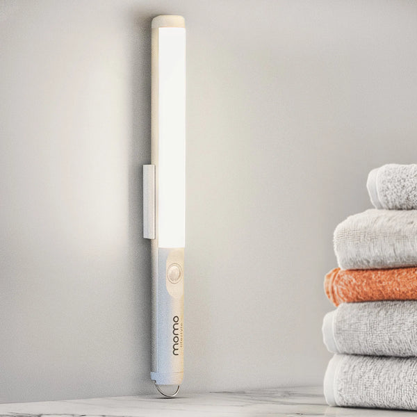 Luminária para armário com sensor de presença | Momo Glow | Loja Momo - Loja Momo Lifestyle - lampada sensor de presença, led para armario, led para armario de cozinha, Loja Momo, luminaria com sensor de presença, luminaria led com sensor de movimento, luminaria led recarregavel, luminarias com sensor de presença, luminária de led recarregável, luz com sensor de presenca, luz para closet, luzes para armarios, Momo, Momo Life, Momo Lifestyle, Momolife, Momostyle, sensor de presença luz